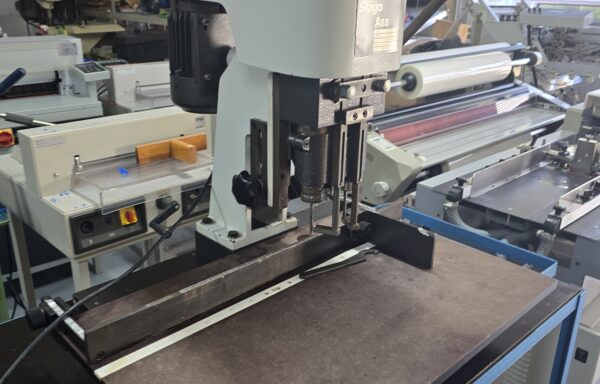 Stago 2 -kops papierboormachine