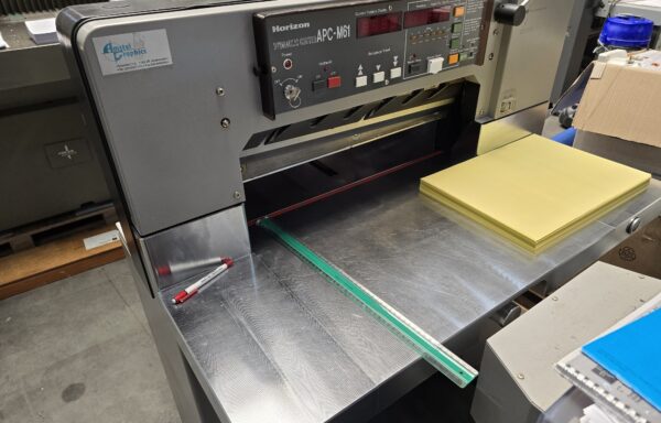 Papiersnijmachine Horizon M61