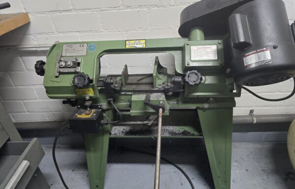 Bandzaagmachine voor metaal